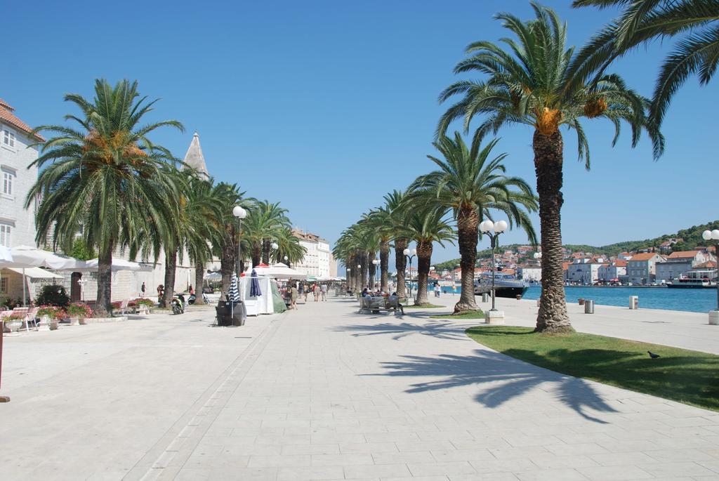 Apartments Mirjana Trogir Buitenkant foto