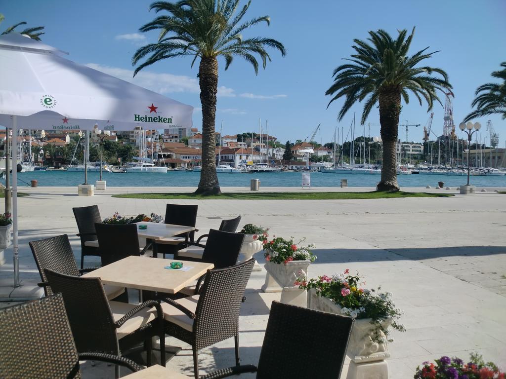 Apartments Mirjana Trogir Buitenkant foto