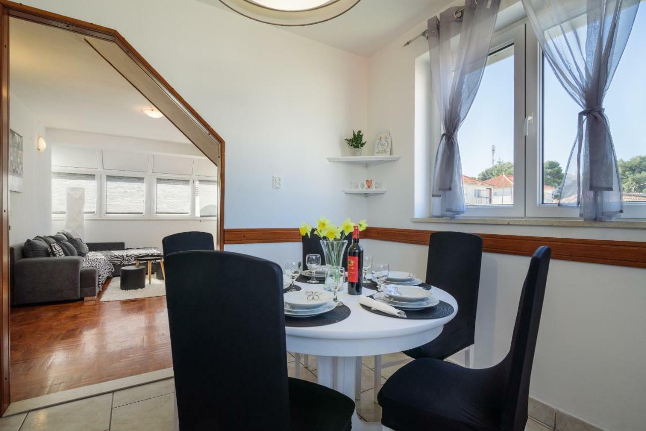 Apartments Mirjana Trogir Buitenkant foto